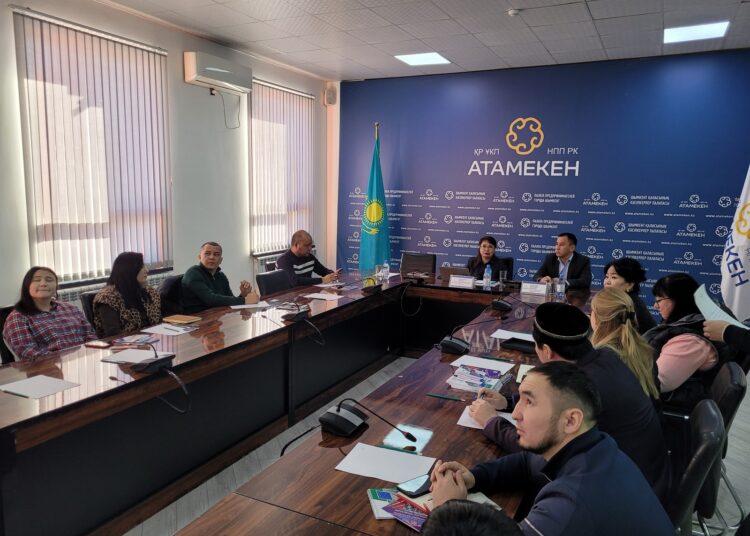 QARMET өкілі Шымкенттің кәсіпкерлерімен кездесті