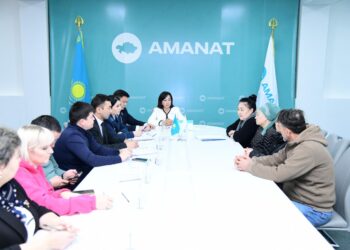 «AMANAT» ПАРТИЯСЫ: ӘЙЕЛДЕР ҚАНАТЫ ҚЫЗ-КЕЛІНШЕКТЕРГЕ КӨМЕК ҚОЛЫН СОЗДЫ