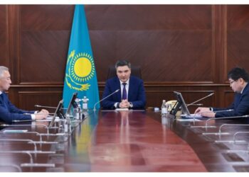 Олжас Бектенов кәсіпкерлерді екі апта ішінде салық сомасын әділетті түрде төлеуге шақырды