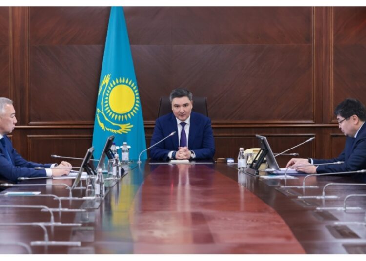 Олжас Бектенов кәсіпкерлерді екі апта ішінде салық сомасын әділетті түрде төлеуге шақырды