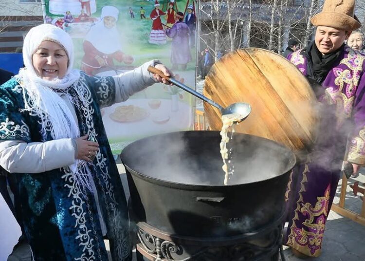 ТҮРКІСТАНДА ТУРИЗМ МАУСЫМЫНЫҢ АШЫЛУЫ ОРАЙ 2,5 ТОННА НАУРЫЗ КӨЖЕ ДАЙЫНДАЛАДЫ