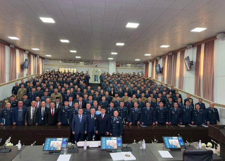 «ЗАҢ МЕН ТӘРТІП»: ПОЛИЦИЯДА ҰЛТТЫҚ ҚҰНДЫЛЫҚ ДӘРІПТЕЛГЕН МАҢЫЗДЫ КЕЗДЕСУ ӨТТІ