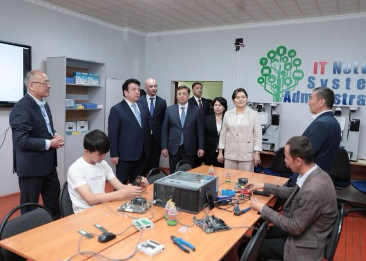 ҒАНИ БЕЙСЕМБАЕВ ТҮРКІСТАНДА БІРҚАТАР БІЛІМ МЕКЕМЕСІН АРАЛАДЫ