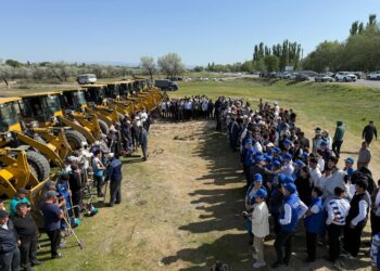 ТҮРКІСТАН: САУРАНДА 600 АДАМ ҚАТЫСҚАН АУҚЫМДЫ ТАЗАЛЫҚ ШАРАСЫ ӨТТІ