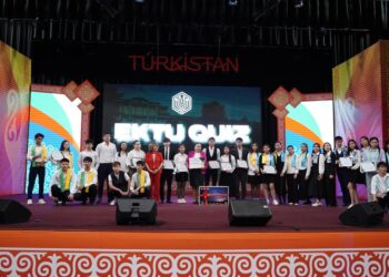 ТҮРКІСТАНДЫҚ 10 ОҚУШЫ ДӘУЛЕТ СЕРІКБАЕВ АТЫНДАҒЫ ШҚТУ РЕКТОРЫНЫҢ БІЛІМ ГРАНТЫН ЖЕҢІП АЛДЫ