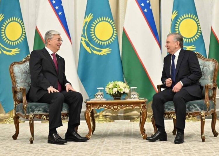 Мемлекет басшысы Өзбекстан Президенті Шавкат Мирзиёевпен кездесті