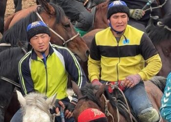 ТҮРКІСТАН: ТӨЛЕБИДЕ ҚХА-НЫҢ 30 ЖЫЛДЫҒЫНА ОРАЙ ДҮБІРЛІ КӨКПАР ОЙЫНЫ ӨТТІ