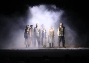 ТҮРКІСТАН: ЖЕҢІС КҮНІ ҚАРСАҢЫНДА РАЙЫМБЕК СЕЙТМЕТОВ ТЕАТРЫНДА ЖАҢА ҚОЙЫЛЫМ КӨРЕРМЕНГЕ ЖОЛ ТАРТТЫ