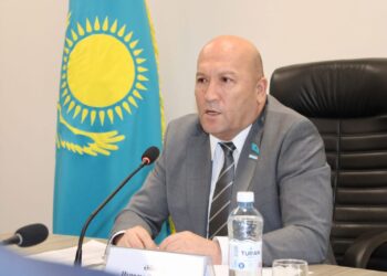 Түркістан облыстық мәслихатының төрағасы  Нұралы Әбішов аудандық және қалалық мәслихат      төрағаларымен кездесті