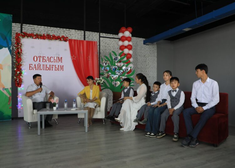 ТҮРКІСТАНДАҒЫ БАЛАЛАР КІТАПХАНАСЫНДА ОТБАСЫ ҚҰНДЫЛЫҒЫНА АРНАЛҒАН ІС-ШАРА ӨТТІ