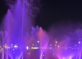 В Шымкенте музыкальный фонтан получил видеопроекцию — в ритме света, воды и истории