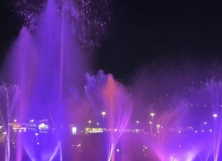 В Шымкенте музыкальный фонтан получил видеопроекцию — в ритме света, воды и истории
