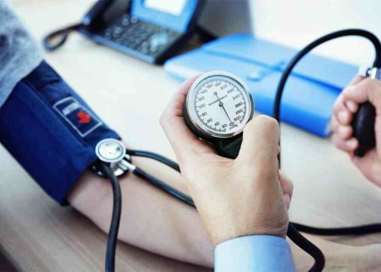 ДЕНСАУЛЫҚ САҚТАУ МИНИСТРЛІГІ АРТЕРИЯЛЫҚ ҚЫСЫМДЫ  БАҚЫЛАП,  СКРИНИНГТЕН ТҰРАҚТЫ ТҮРДЕ ӨТУГЕ ШАҚЫРАДЫ