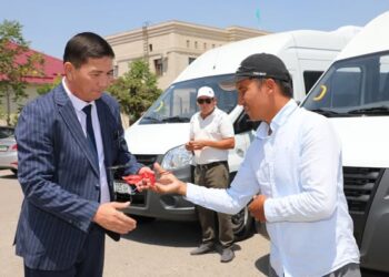 ТҮРКІСТАН: МАҚТААРАЛДА ҚОҒАМДЫҚ КӨЛІКТЕР ЖАҢАРТЫЛЫП ЖАТЫР