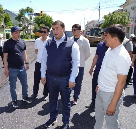 ТҮРКІСТАН ҚАЛАСЫНДА ЖОЛ ЖӨНДЕУ  ЖҰМЫСТАРЫ ҚАРҚЫНДЫ ЖҮРІП ЖАТЫР