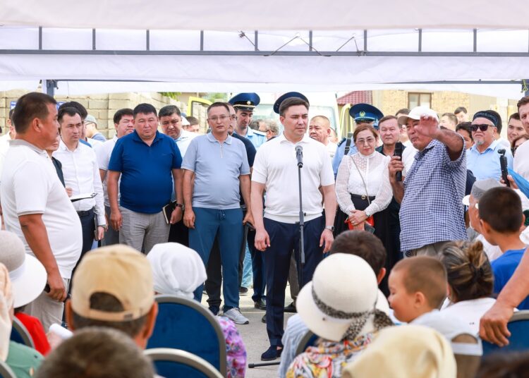 КӨШПЕЛІ КЕЗДЕСУ: ҚАРАТАУ АУДАНЫНЫҢ ӨЗЕКТІ МӘСЕЛЕЛЕРІ ҚАРАСТЫРЫЛДЫ