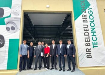 Хэйлунцзян провинциясының вице-губернаторы кәсіпорындарды аралады