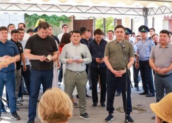 ҚАЛА ӘКІМІ ТҰРАН АУДАНЫНЫҢ ТҰРҒЫНДАРЫМЕН КЕЗДЕСТІ