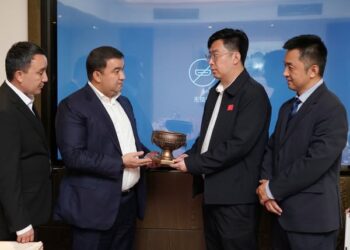 ҚЫТАЙ САПАРЫ: НҰРАЛХАН КӨШЕРОВ БЕЙЖІҢДЕ 20-ДАН АСТАМ КОМПАНИЯ БАСШЫЛАРЫМЕН КЕЗДЕСУ ӨТКІЗДІ