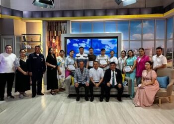 БАҚ ҚЫЗМЕТКЕРЛЕРІН МАРАПАТТАУ: ЖУРНАЛИСТЕР МЕН ҚОҒАМ ӨКІЛДЕРІНЕ АРНАЛҒАН ҚҰРМЕТ