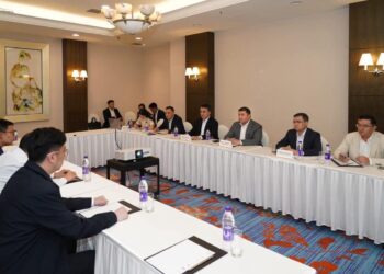 НҰРАЛХАН КӨШЕРОВ БАСТАҒАН ТҮРКІСТАН ОБЛЫСЫНЫҢ ДЕЛЕГАЦИЯСЫ ҚЫТАЙҒА ЖҰМЫС САПАРЫМЕН БАРДЫ