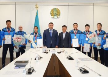 ТҮРКІСТАН ОБЛЫСЫНЫҢ ӘКІМІ АЗИЯ ЧЕМПИОНДАРЫНА ҚҰРМЕТ КӨРСЕТТІ