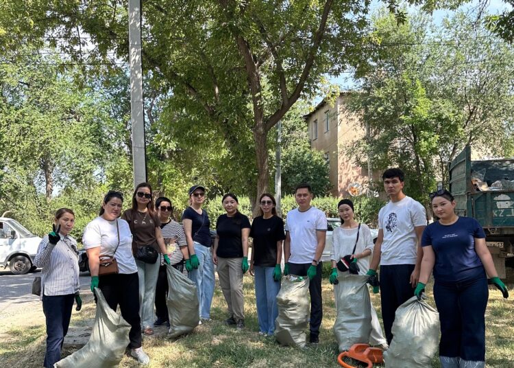 АБАЙ АУДАНЫНДА ҚАЛАЛЫҚ САНИТАРЛЫҚ ТАЛАПТАРДЫ ҚАМТАМАСЫЗ ЕТУ МАҚСАТЫНДА ЖҮЙЕЛІ ІС-ШАРАЛАР ЖҮРГІЗІЛУДЕ