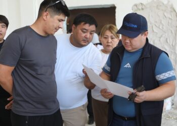 ҚАЛА ӘКІМІ КҮРДЕЛІ ЖӨНДЕУДЕН ӨТІП ЖАТҚАН БІЛІМ ОРДАЛАРЫН АРАЛАДЫ