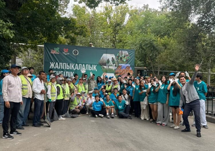 Шымкентцы объединились ради чистого города: 172 тонны мусора вывезено за один день