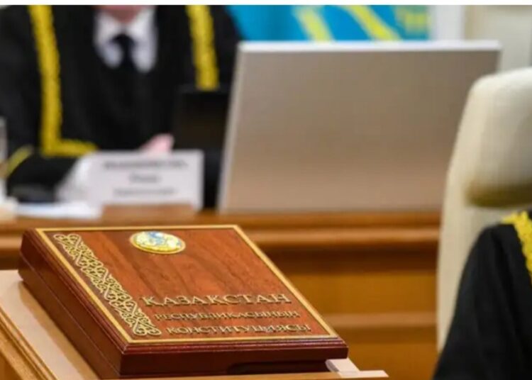 ҚАЗАҚСТАН РЕСПУБЛИКАСЫНЫҢ КОНСТИТУЦИЯЛЫҚ СОТЫ МЕН СОТТАРДЫҢ ШЕШІМДЕРІНІҢ ОРЫНДАЛУЫ