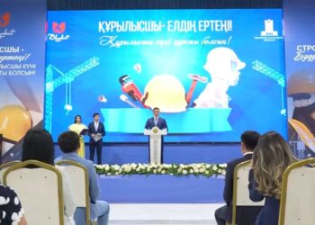 ШЫМКЕНТ: ҚҰРЫЛЫС, ЖОЛ САЛАЛАРЫНЫҢ ҚЫЗМЕТКЕРЛЕРІНЕ ҚҰРМЕТ КӨРСЕТІЛДІ