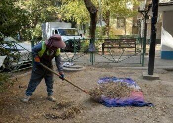 ШЫМКЕНТТЕ «ТАЗА ҚАЗАҚСТАН» БАҒДАРЛАМАСЫ АЯСЫНДА АУҚЫМДЫ ТАЗАЛЫҚ ЖҰМЫСТАРЫ ӨТТІ