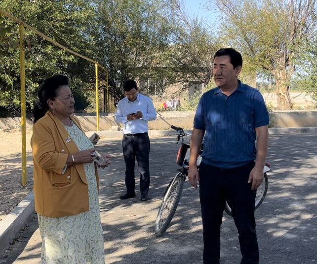 В Абайском районе продолжается открытый диалог с населением