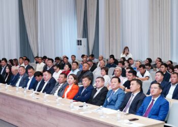 НҰРАЛХАН КӨШЕРОВ ТҮРКІСТАН ОБЛЫСЫНЫҢ КӘСІПКЕРЛЕРІНЕ ҮНДЕУ ЖАСАП, ПРЕЗИДЕНТ ЖОЛДАУЫН ІСКЕ АСЫРУҒА ШАҚЫРДЫ