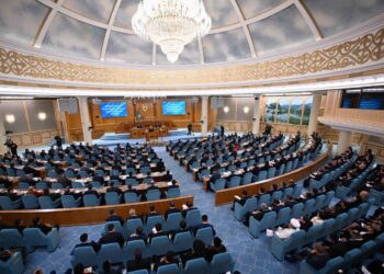 ПРЕЗИДЕНТ ПАРЛАМЕНТТІК РЕФОРМА ЖАСАУ ТУРАЛЫ БАСТАМА КӨТЕРДІ