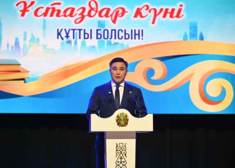 В Шымкенте чествовали учителей