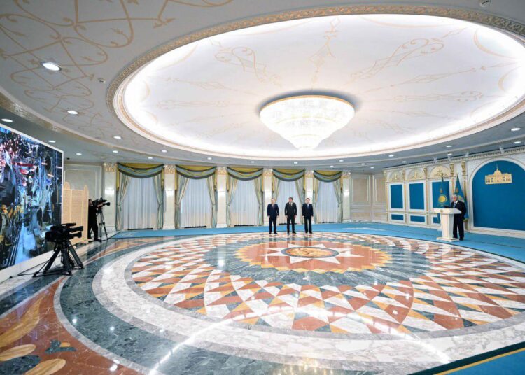 Мемлекет басшысы телекөпір арқылы KIA Qazaqstan автомобиль зауытын ашты