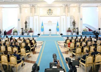 Президент Қасым-Жомарт Тоқаевтың Республика күніне арналған салтанатты жиында сөйлеген сөзінен: «Бұл күнді халқымыздың дербес ел болуына жол ашқан қастерлі күн деуге болады»