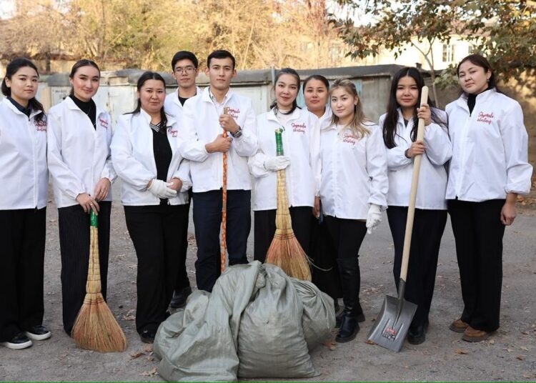 «Таза Қазақстан»: Шымкент тұрғындары қаланың экологиялық келбетін жақсартуға үлес қосуда