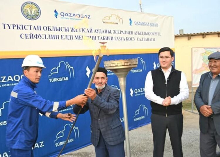 ЖЕТІСАЙДА БІР АПТАДА ҮШ АУЫЛҒА ГАЗ БЕРІЛДІ