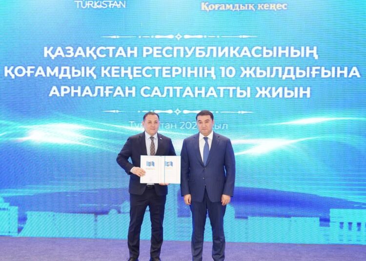 ТҮРКІСТАНДА ҚОҒАМДЫҚ КЕҢЕСТЕРДІҢ 10 ЖЫЛДЫҒЫ САЛТАНАТТЫ ТҮРДЕ АТАЛЫП ӨТТІ