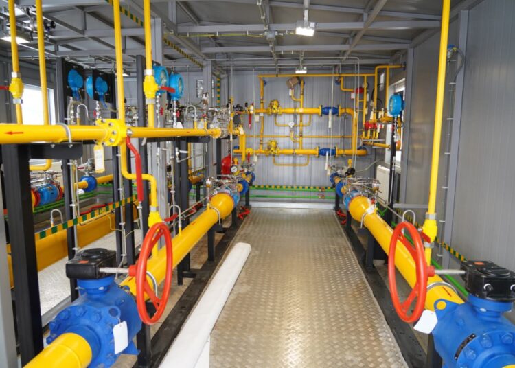 ТҮРКІСТАН: СОЗАҚ АУДАНЫ АЛҒАШ РЕТ ТАБИҒИ ГАЗ ЖЕЛІСІНЕ ҚОСЫЛЫП, ТҰРҒЫНДАР «КӨГІЛДІР ОТЫНМЕН» ҚАМТЫЛДЫ