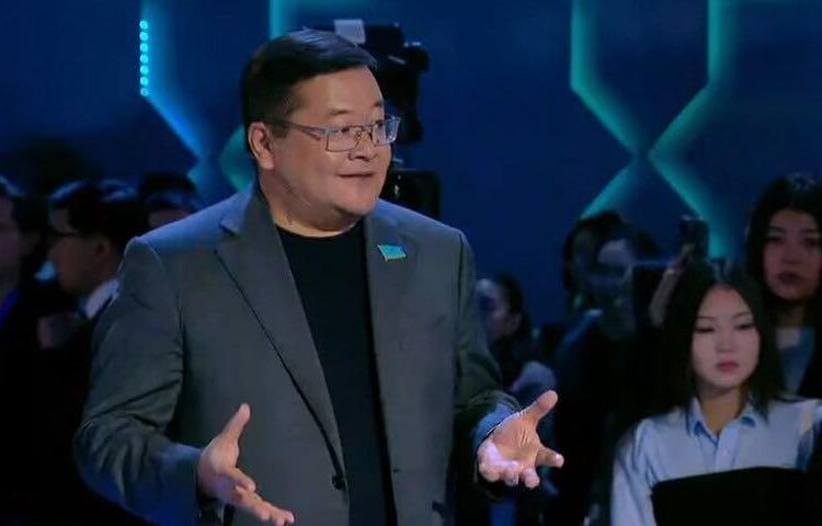 Айдос Сарым: Қазақстан жаңа дәуірге аяқ басты