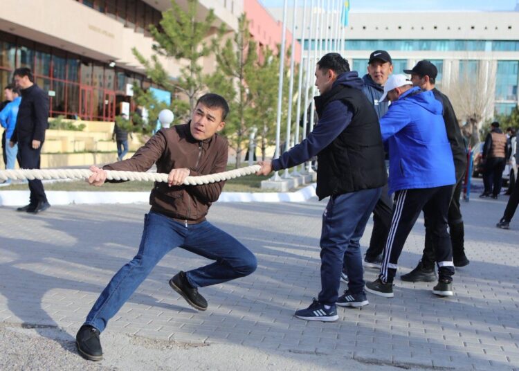 ТҮРКІСТАН ҚАЛАСЫНЫҢ РЕФЕРЕНДУМ УЧАСКЕЛЕРІНДЕ СПОРТТЫҚ ЖАРЫСТАР ӨТУДЕ