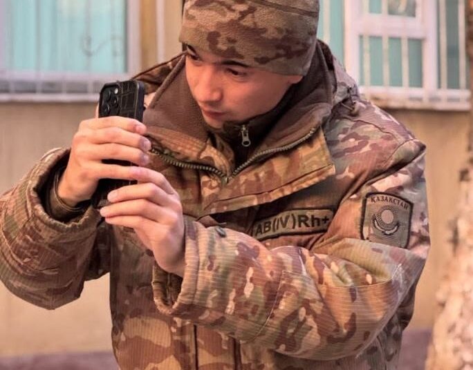 Армия поддерживает тех, кто хочет двигаться вперёд: солдат Национальной гвардии развивает мобилографию и снимает жизнь воинской части