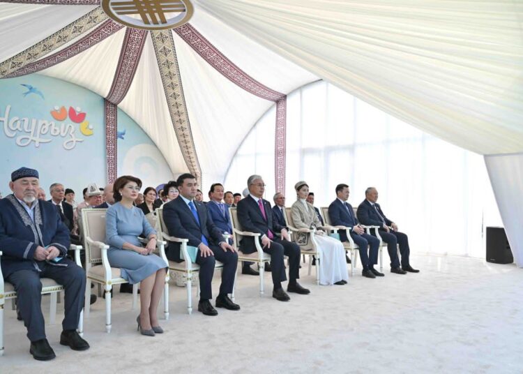 Президент Ұлыстың ұлы күніне арналған концертті тамашалады