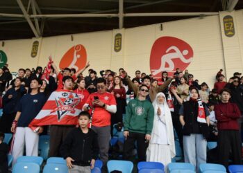 ТҮРКІСТАНДАҒЫ СТАДИОНДА 7 МЫҢ АДАМ РЕФЕРЕНДУМҒА ҚОЛДАУ КӨРСЕТТІ