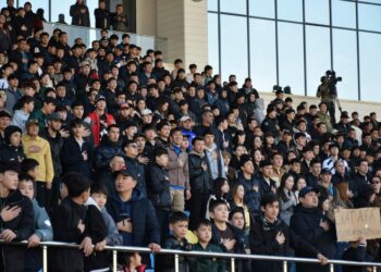 7 ТЫСЯЧ ЧЕЛОВЕК ПОДДЕРЖАЛИ РЕФЕРЕНДУМ НА СТАДИОНЕ В ТУРКЕСТАНЕ