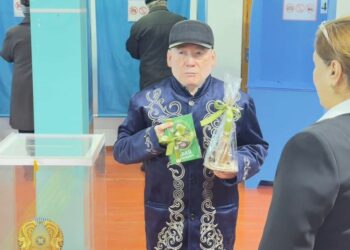 ТҮРКІСТАН ОБЛЫСЫНДА АЛҒАШҚЫ ДАУЫС БЕРУШІЛЕРГЕ АБАЙ ҚҰНАНБАЕВТЫҢ КІТАПТАРЫ ТАБЫСТАЛДЫ