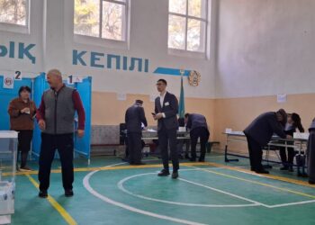 В Туркестанской области и после обеда поток голосующих не уменьшается